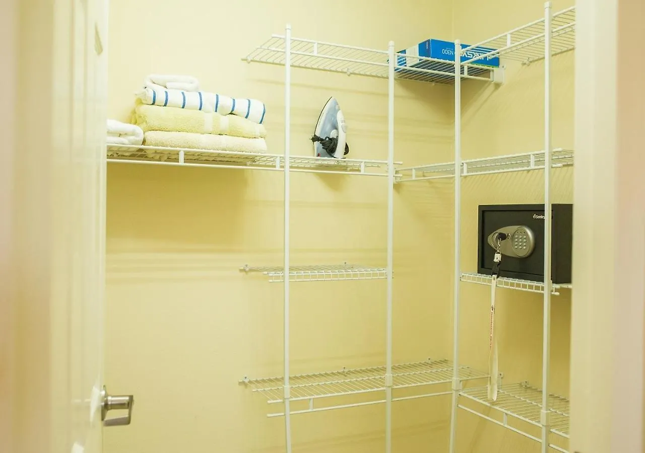 Gold Coast Luxury Condo One Floor Палм Бич